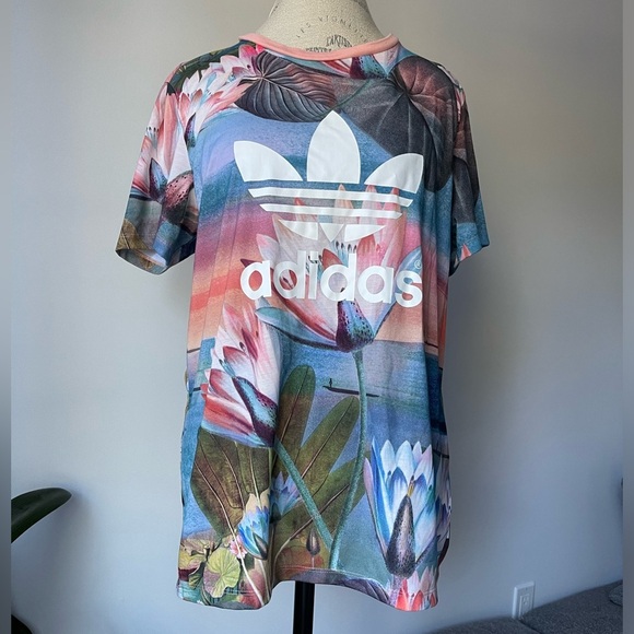 Adidas Graphic Tshirt - Picture 1 of 6